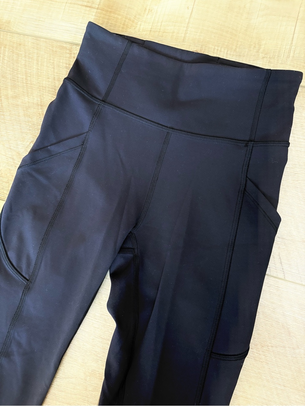 Lululemon Invigorate High-Rise Tight 25" Black. Size 2 - Picture 9 of 14